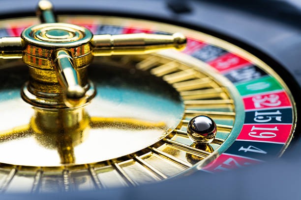 slotresmi mobile app on Android and iOS showing live football and casino tables
